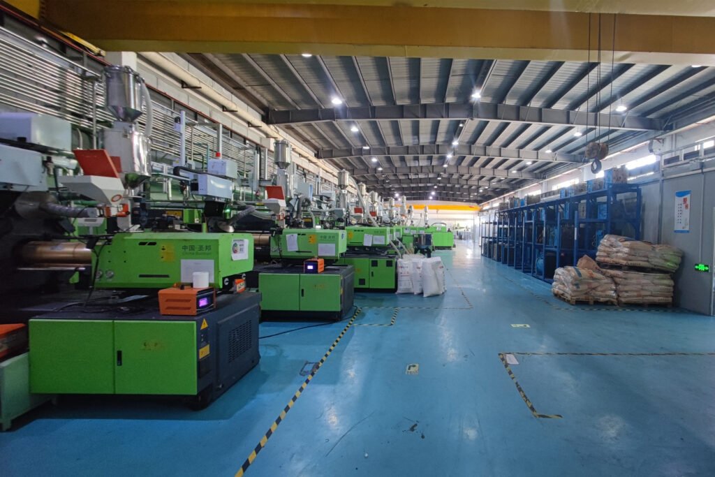Plastic bucket injection molding workshop