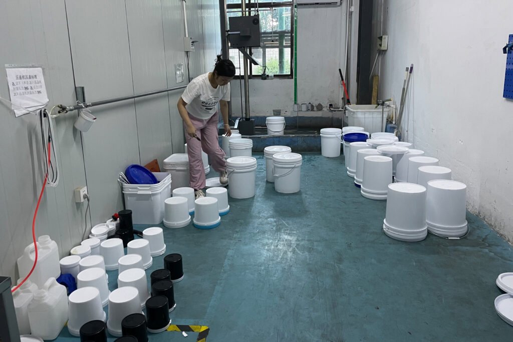 Plastic bucket test